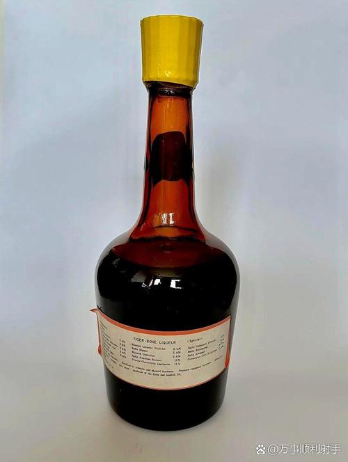1978年,一瓶长沙中药厂的虎骨酒先出口到马来西亚,再通过那儿转到日本